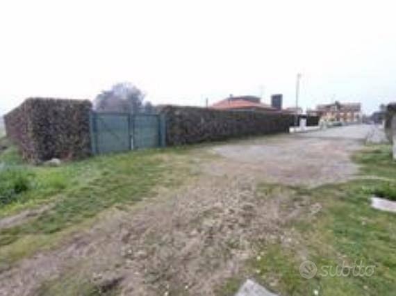 Immobile in asta di 7020 m² a Cislago - Vista 2