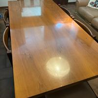 Tavolo e sedie in noce