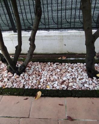 Sassi ciottoli bianco e rosso per aiuole giardino 