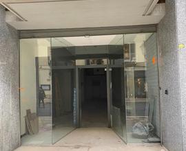 LOCALE COMMERCIALE IN. PIENO CENTRO