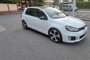 Volkswagen Golf GTI 2.0 TSI 5p.