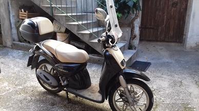 ciclomotore Scarabeo Piaggio 100 cc.