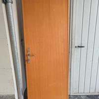 porta interna  200x70 con  maniglie