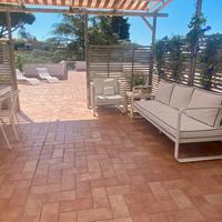 Attico ristrutturato. doppi servizi