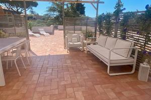 Attico ristrutturato. doppi servizi