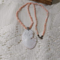 Collana con pendente cameo