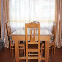 Tavolo di antiquariato