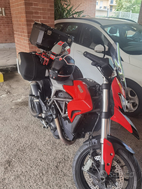 Ducati Hyperstrada 821 super accessoriata