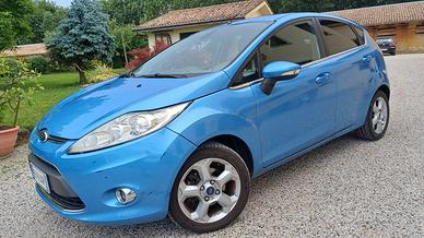 Ford fiesta 1.2 benzina,  ideale per neopatentati