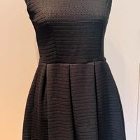 Vestito retro’ nero gonna a pieghe