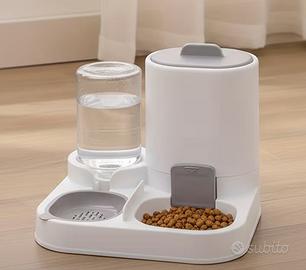 Distributore Automatico di cibo e acqua per pets