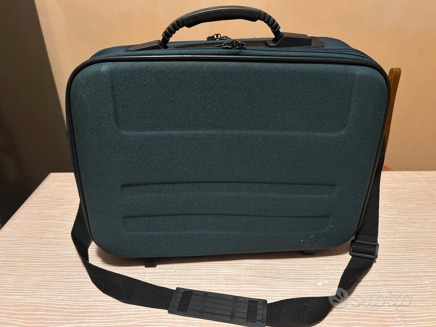 Valigetta 48 ore Abbigliamento e Accessori In vendita a Torino