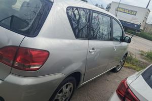 Toyota Avensis Verso