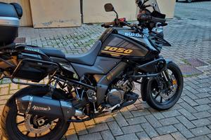Suzuki v strom 2025 full optional  9500 km