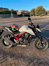 Hornet 750 2025