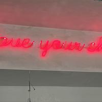 Scritta Neon Love your shoes