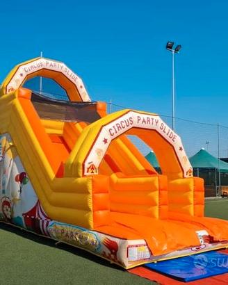 Scivolo gonfiabile gigante per bambini