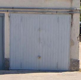 N. 3 box auto munti di ingressi indipendenti