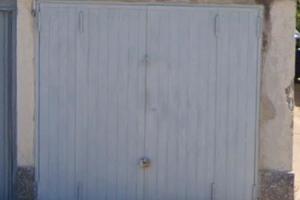 N. 3 box auto munti di ingressi indipendenti