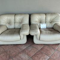 Divano soggiorno tavolo