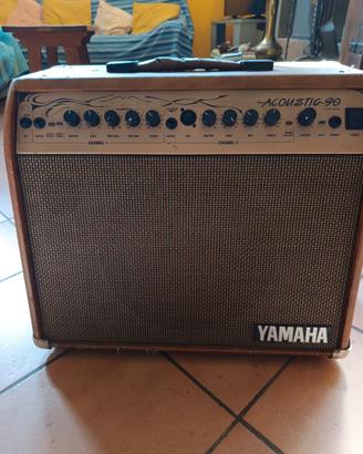 Amplificatore per chitara acustica e voce