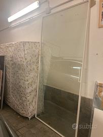 Porta con vetro riflettente