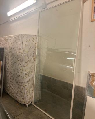 Porta con vetro riflettente