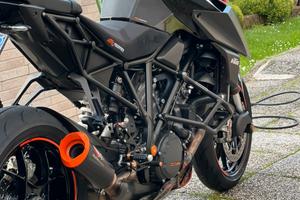 Ktm 1290 super duke r