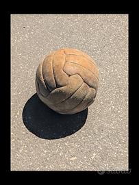 Pallone di cuoio anni 60 