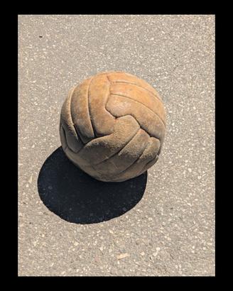 Pallone di cuoio anni 60 