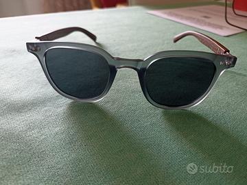 Occhiali da sole con venature del legno