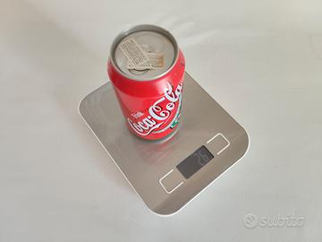 Coca cola lattina sigillata e vuota