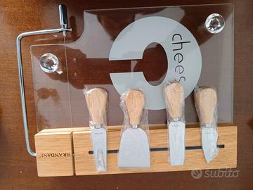 Tagliere in Vetro e Legno + Coltelli per formaggio