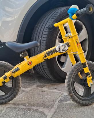 Bici senza pedali CHICCO – Gialla (Equilibrio)