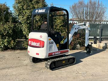 E217 Mini escavatore 17 q.li Bobcat 320 carro fiss
