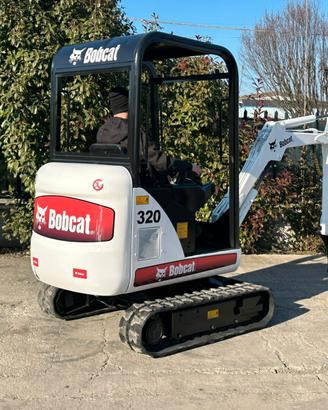E217 Mini escavatore 17 q.li Bobcat 320 carro fiss
