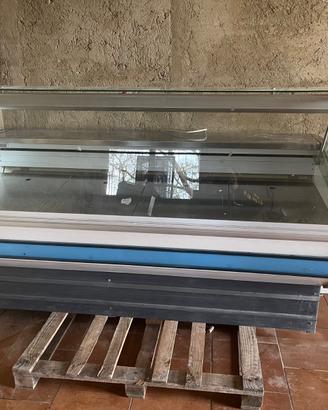 Banco frigo con vetrinetta