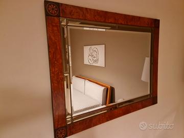 Specchiera in radica di noce e vetro lavorato