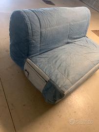 Divano letto piccolo e versatile