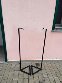 Stand artigianali in ferro.