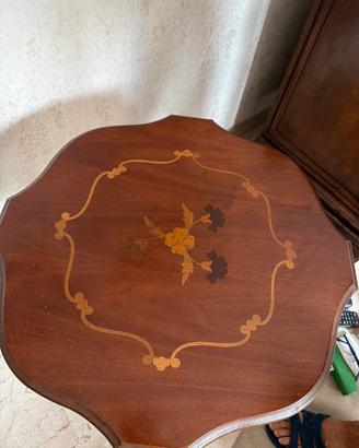 Tavolino in legno