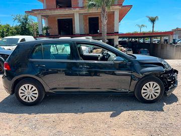 Volkswagen Golf 1.6 TDI 90 CV 5p. Trendline BlueMo