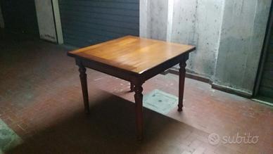 Tavolo allungabile in legno massello