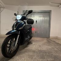 Scooter Kymco People S 200i come nuovo 1600km