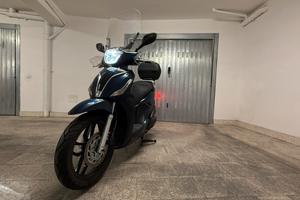 Scooter Kymco People S 200i come nuovo 1600km