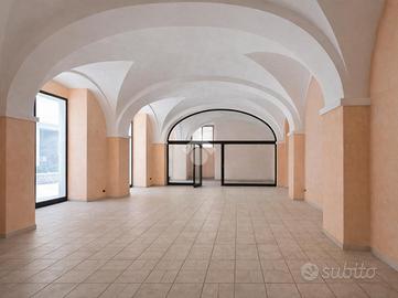 NEGOZIO A GIULIANOVA