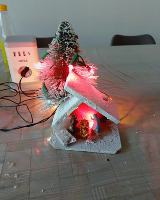 Piccola capanna presepe con luci anni 80