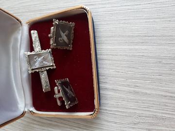 Gemelli e fermacravatta