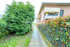 TRILOCALE AL PRIMO PIANO CON GARAGE