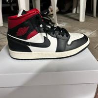 Jordan 1 mid